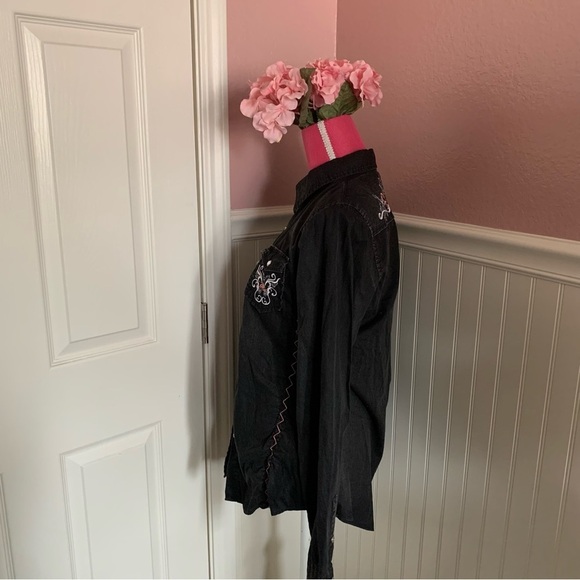 Black Denim Cowgirl Button Down with Pearl Buttons, Pink/White Embroidery - Picture 6 of 10